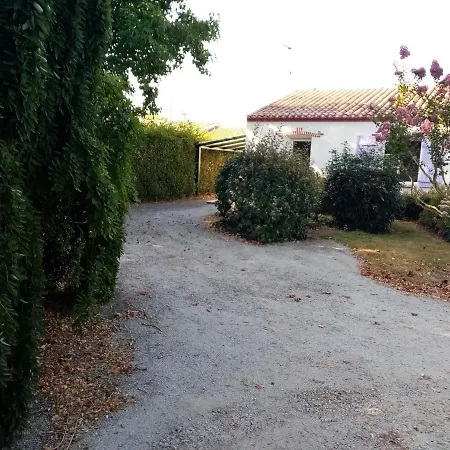 L'eden Naturiste Ecureuil 샬랑