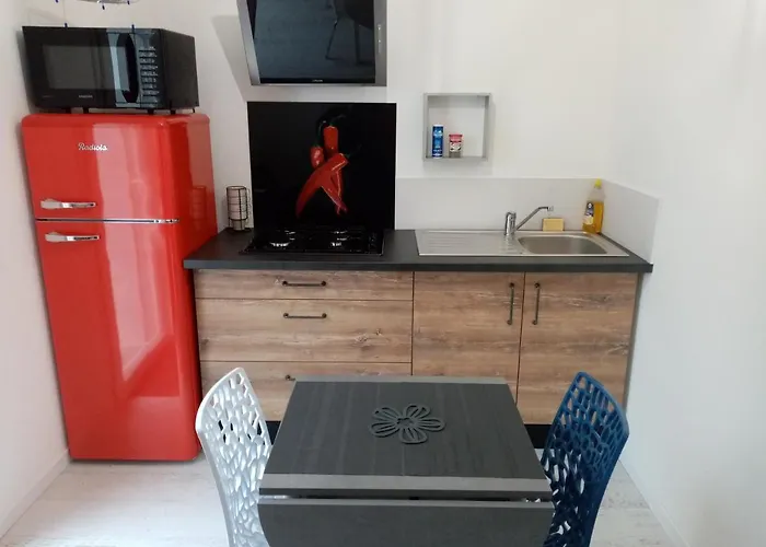 L'eden Naturiste Ecureuil Шаллан