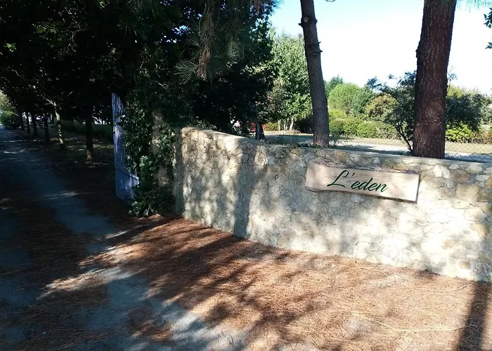 L'eden Naturiste Ecureuil Проживание в семье Шаллан