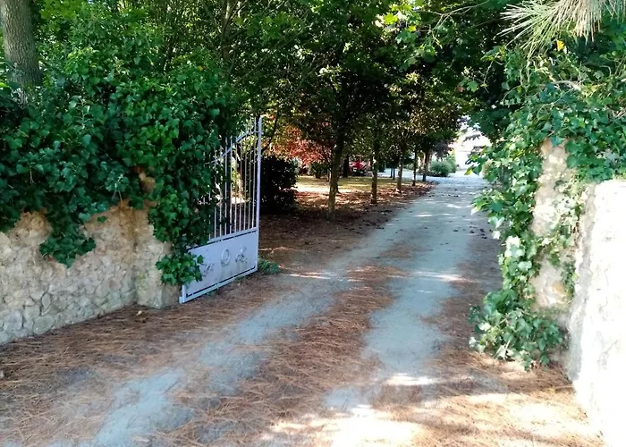 Проживание в семье L'eden Naturiste Ecureuil Шаллан