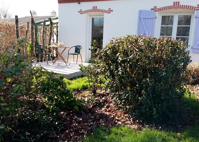 L'eden Naturiste Ecureuil Шаллан